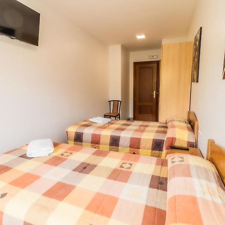 Hostal - Restaurante La Buena Villa By Vivere Stays Villalonquejar Luaran gambar
