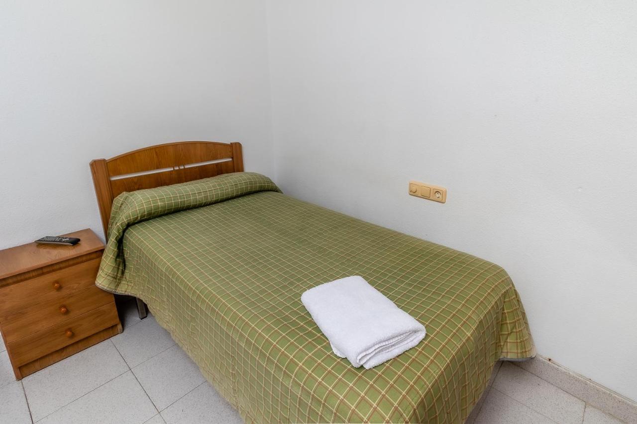 Hostal - Restaurante La Buena Villa By Vivere Stays Villalonquejar Luaran gambar