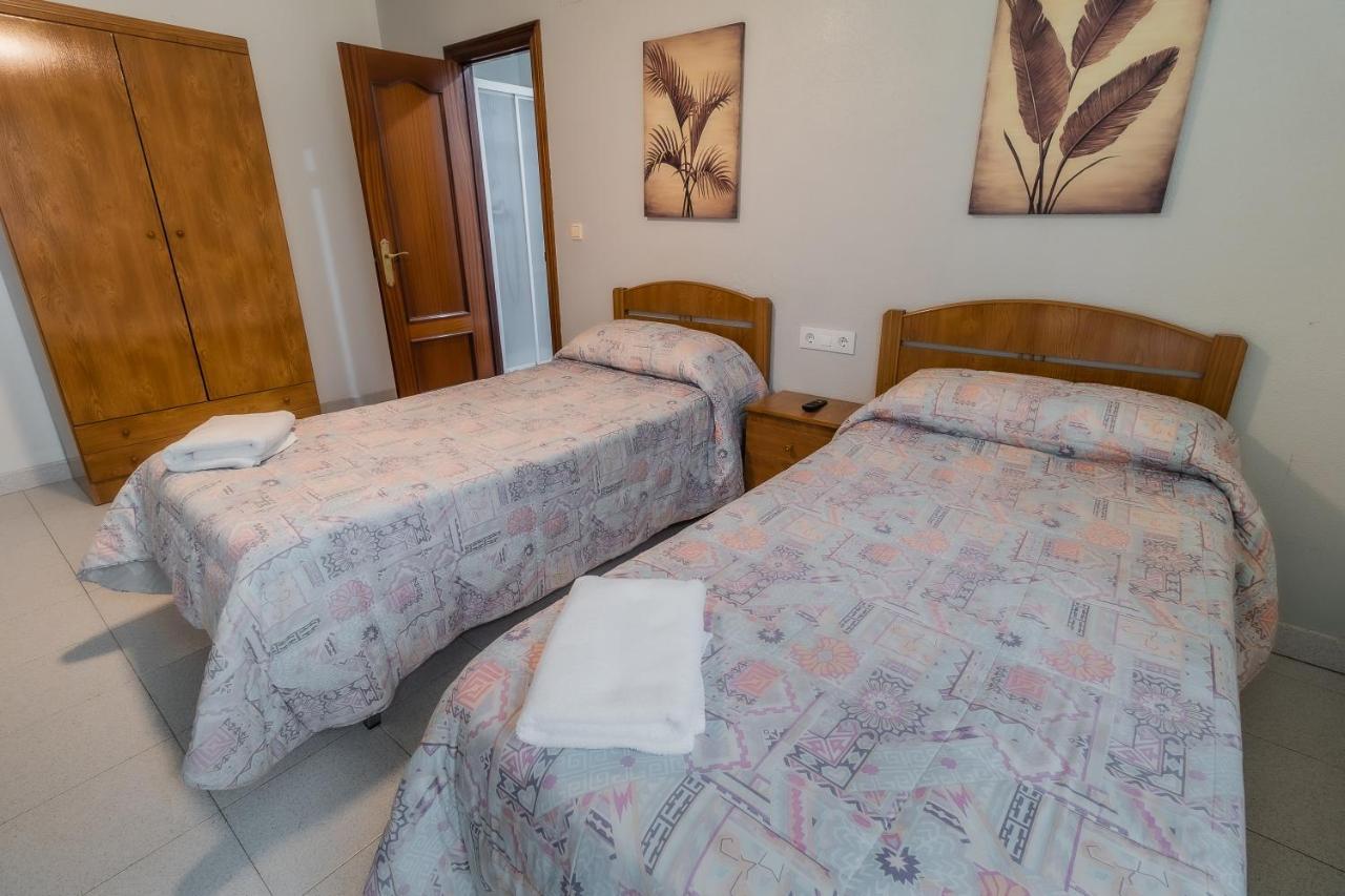 Hostal - Restaurante La Buena Villa By Vivere Stays Villalonquejar Luaran gambar
