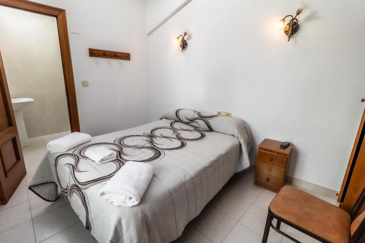 Hostal - Restaurante La Buena Villa By Vivere Stays Villalonquejar Luaran gambar