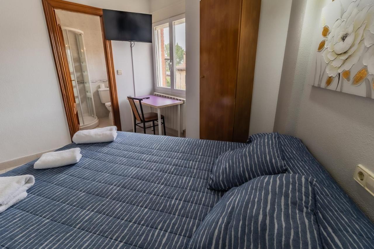 Hostal - Restaurante La Buena Villa By Vivere Stays Villalonquejar Luaran gambar