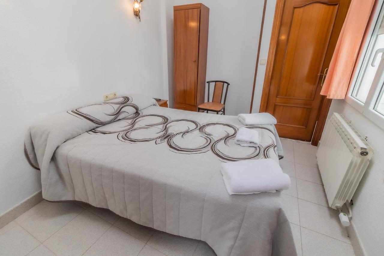 Hostal - Restaurante La Buena Villa By Vivere Stays Villalonquejar Luaran gambar