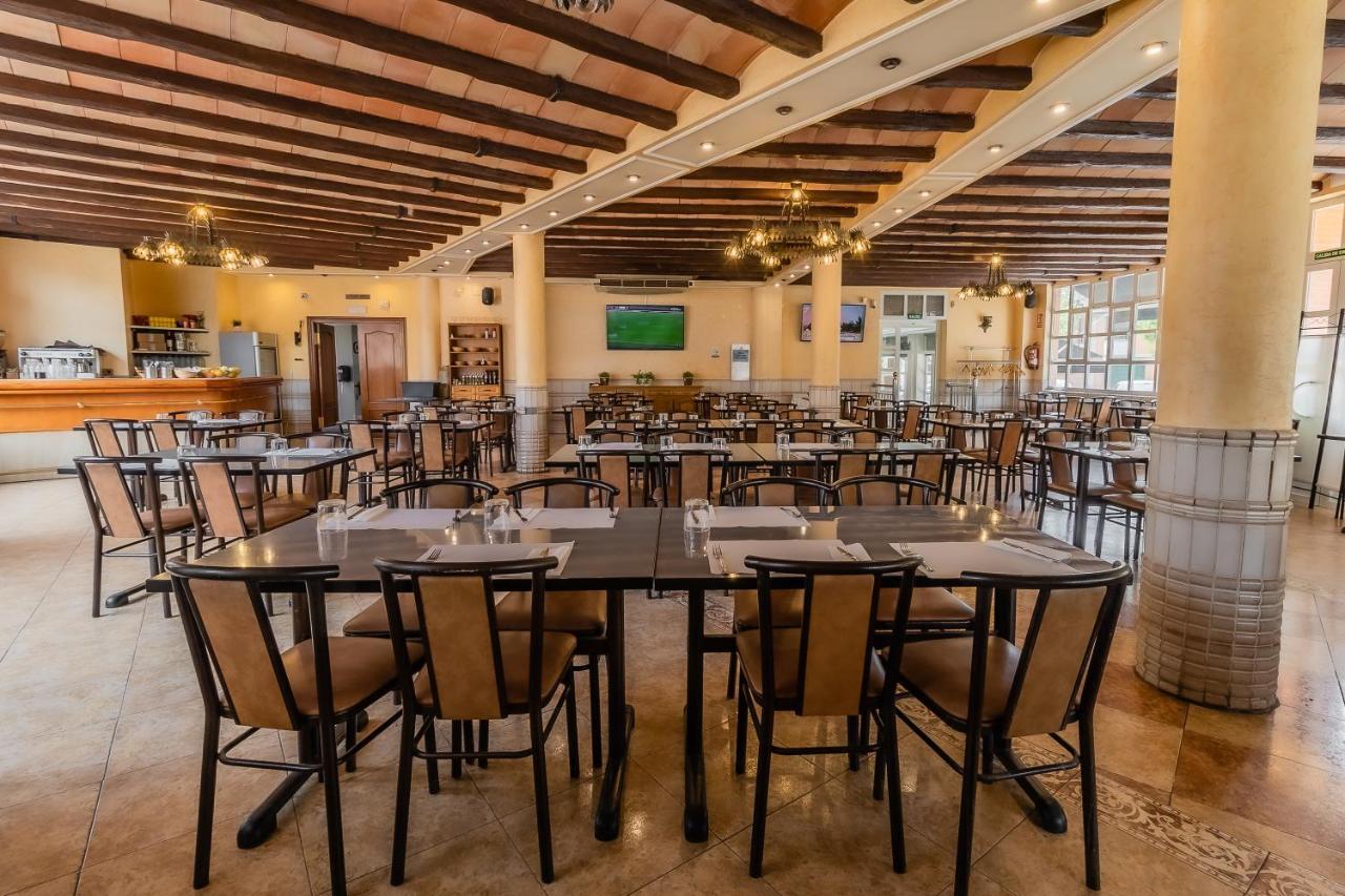 Hostal - Restaurante La Buena Villa By Vivere Stays Villalonquejar Luaran gambar